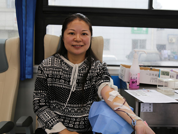 用爱心为生命接力 ——南通四院医护人员无偿献血活动